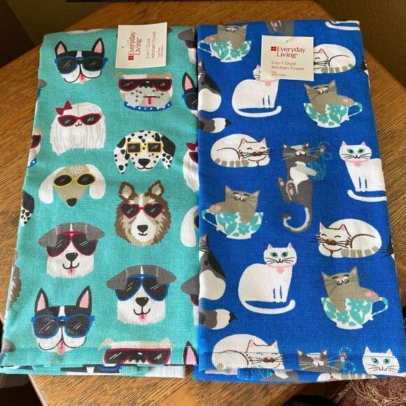 Set of Two Everyday Living Dual Terry Kitchen Towels - Cats and Dogs. NWT - Picture 4 of 11